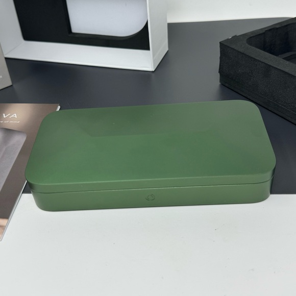 Trova Go Travel Safe Portable size designed for privacy on-the-go - Picture 4 of 16